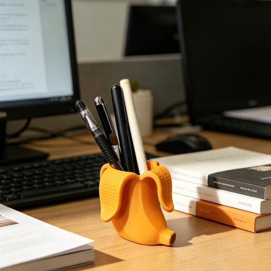 3D Printed Banana Shaped Pen Holder Compact Desk Organizer Storage Decoration for Brushes Stationery Beauty Tools