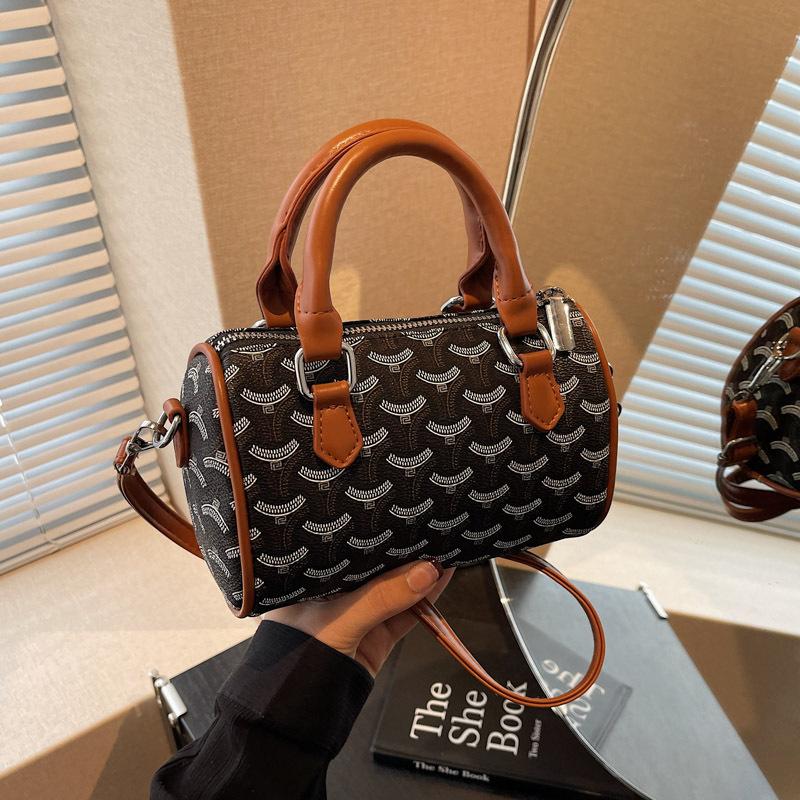 

Popular bags Women s messenger bags Retro pillow bags Fashion bags High-end handbags коричневий