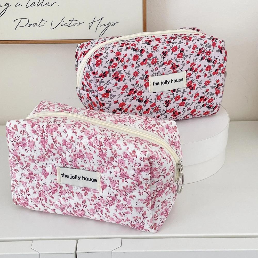 Cute Floral Quilted Makeup Storage Bag Multifunctional Large Capacity Toiletry Pouch Cosmetic Organizer Pouch Travel