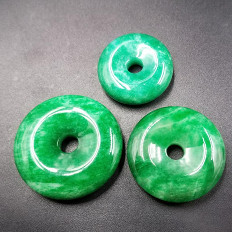Iron Dragon Green Jade Buckle Necklace Pendant Diameter: 30mm