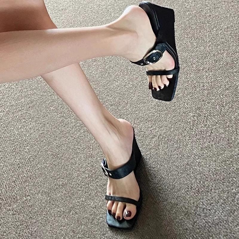 Fashion Hot Sale Elegant and Comfortable Summer 2025 Women's Large Size Thick Heel Metal Cover Toe Open Toe Sandals Comfortable