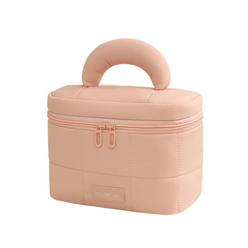 Modern Minimalist Travel Makeup Bag With Large Capacity And Polyester Fabric For Cosmetics And Toiletries