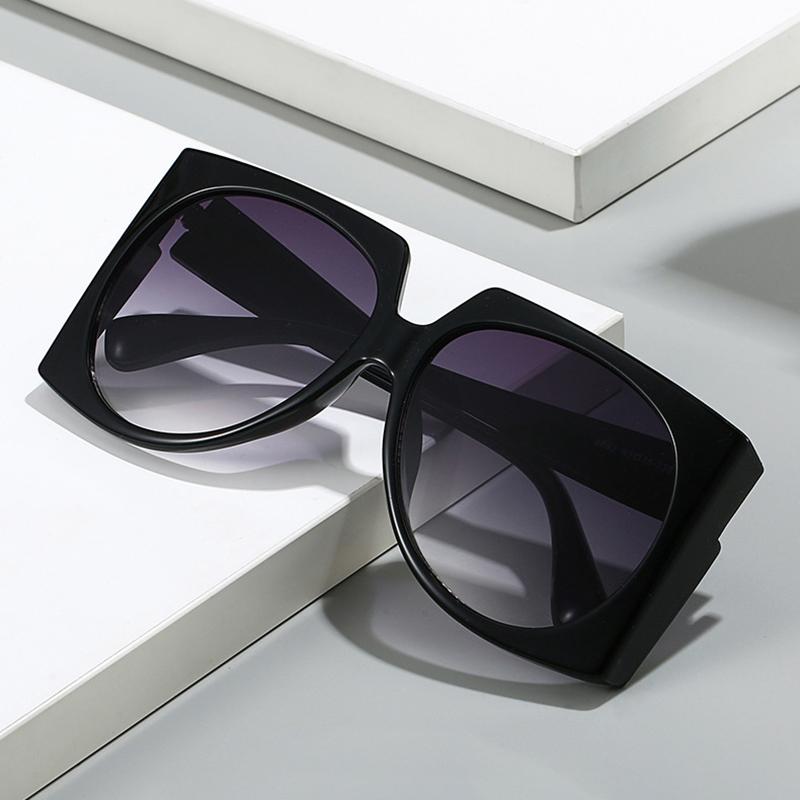 Y2K Vintage Oversized Sunglasses Women Men Punk Big Frame Luxury Designer Shades UV400 Protection Trendy