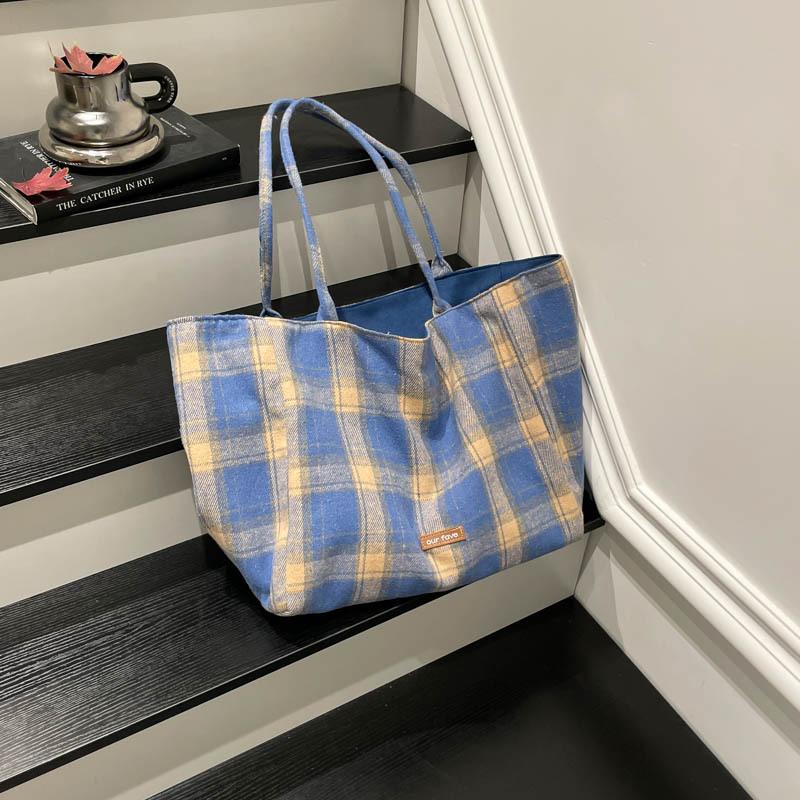 

Винтажная клетчатая сумка большой вместимости, женская новая осенне-зимняя, для поездок на работу, на плечо, двусторонняя тканевая сумка синий
