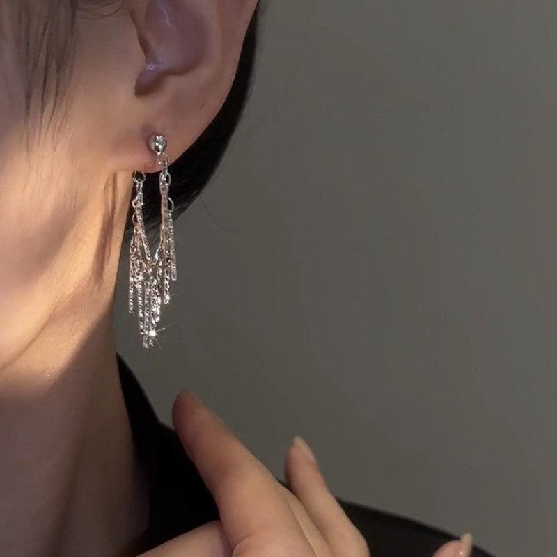 European And American Tassel Long Earrings Exaggerated Hip-Hop Nightclub Muse Earrings Unique Shining Metal Chain Waterfall Earrings