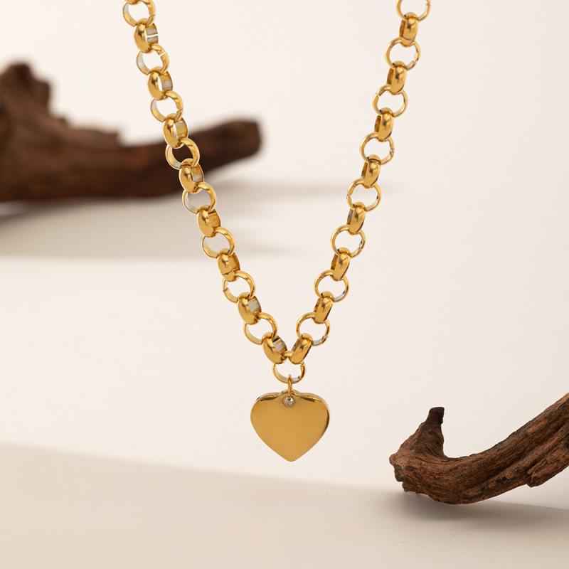Fashion Heart Pendant Necklaces Women OT Clasp Cuban Link Chains Vintage Personalized Banquet Party Jewelry Accessories Gifts