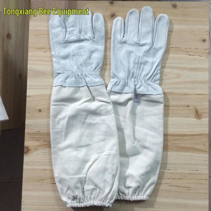 

Bee Suit & Tools: Export Edition - Includes Anti-Bee Suit, Beekeeping Gloves, J-Type Hive Tool, Pig Bristle Brush E18.