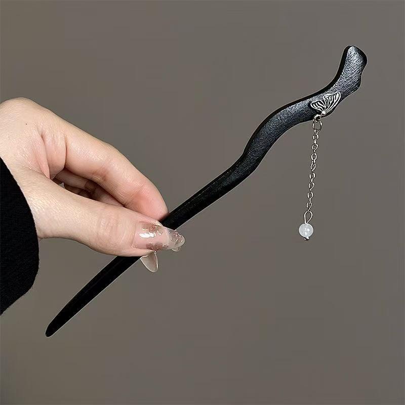 Sandalwood Women's Hairpin: Elegant Modern-Chinese Style Wooden Updo Stick