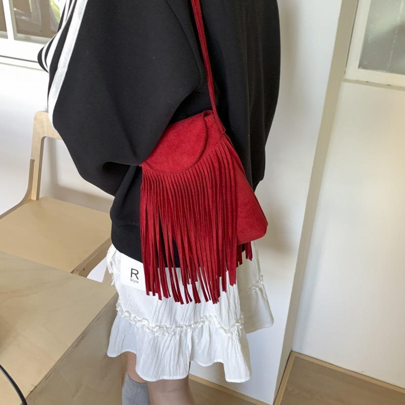 Niche Bag Women's New Summer Retro Matte Messenger Bag Fringed Bag