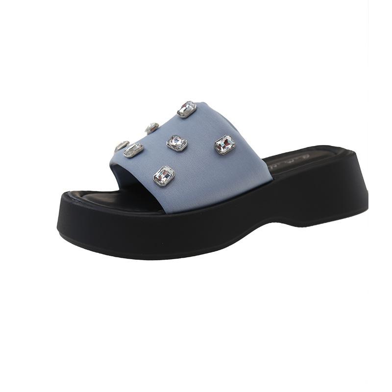 

Крутые шлепанцы со стразами женская уличная обувь 2025 новая летняя мода женские на толстой подошве с увеличением высоты на плоской подошве нескользящая мягкая подошва 40