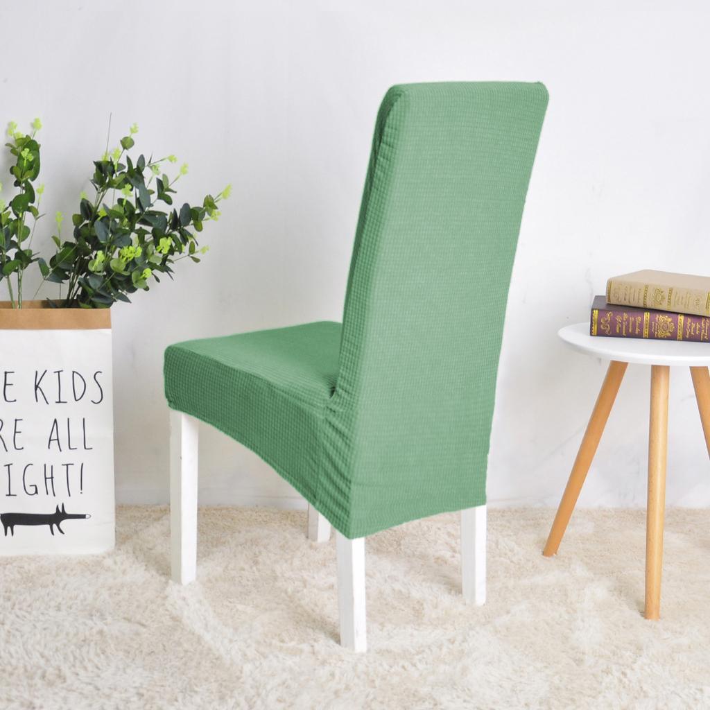 Vergrößerter und verdickter Stuhlbezug in Sonderform. Hochelastischer, einteiliger, staubdichter Universal-Stuhlbezug für Restaurants und Hotels