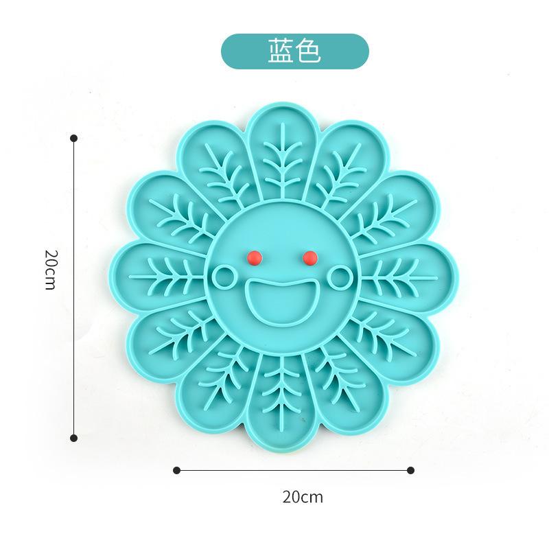 Silicone cat and dog licking pad, pet feeding bowl, slow food cat plate, dog silicone slow food pad, slow food bowl.