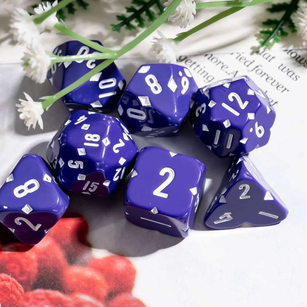 Cusdie Dado Quadrifoglio Portafortuna DND Dadi Lisci in Resina D4 D6 D8 D10 D% D12 D20 Set di Dadi Poliedrici Quadrifoglio per Giochi da Tavolo di Ruolo D&D