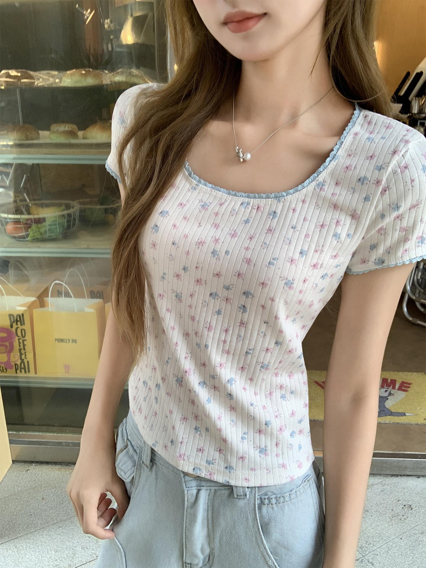 Sweet and pure wind floral lace splicing short-sleeved T-shirt women s summer new slim-fitting front shoulder temperament top S