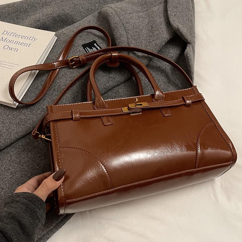 Large-capacity Bag Women's Autumn and Winter Versatile 2025 New Simple Shoulder Messenger Bag Portable Commuter Child and Mother Tote Bag