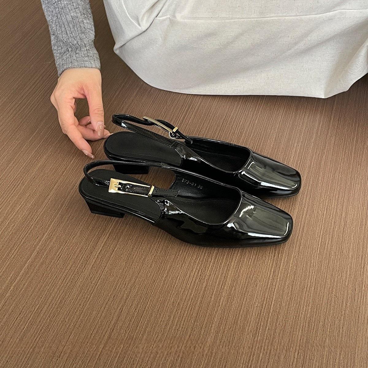 

Coarse heel French silver bag head sandals fairy shoes spring and summer 2025 new light mouth commuting versatile single shoes 39