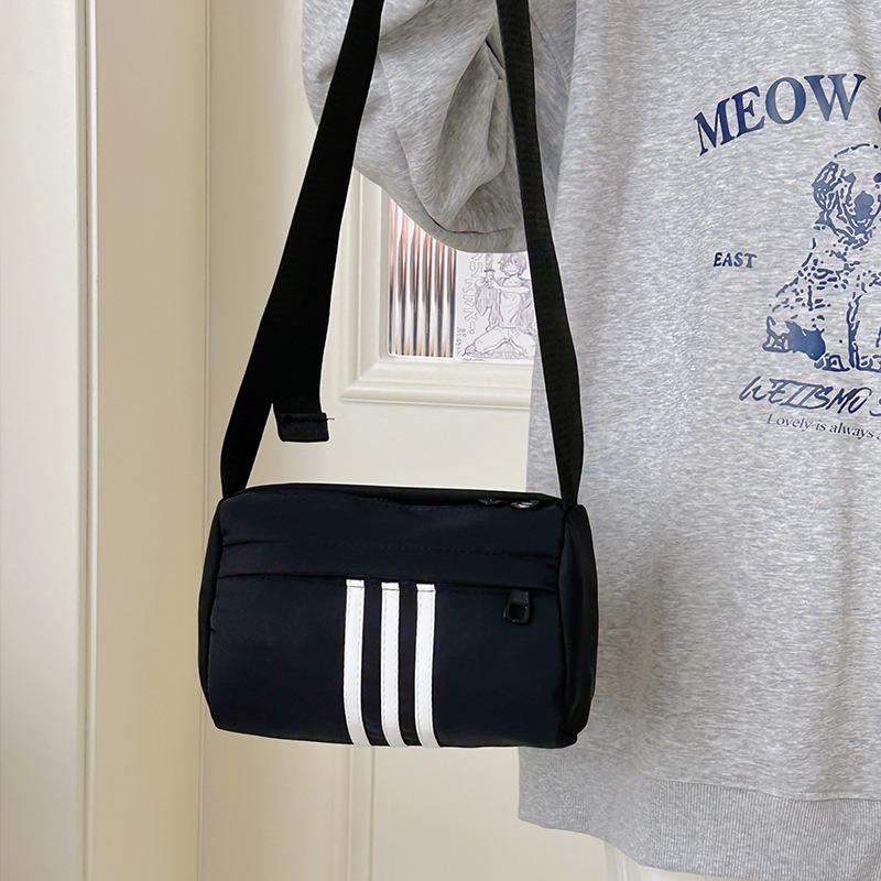 New Travel Bag, Sports Bag, Leisure Commuting Bag, Short-distance Bag, Travel Messenger Bag, Men's and Women's Popular Leisure Bag