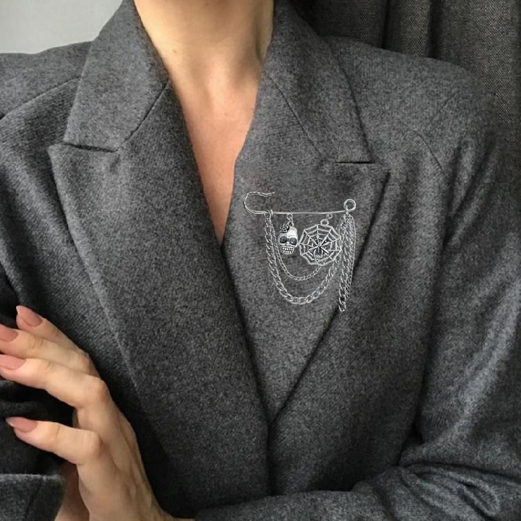 Edgy Chain Pin Adornement Unique Badge Pin Stylish Brooches Accessory for Women
