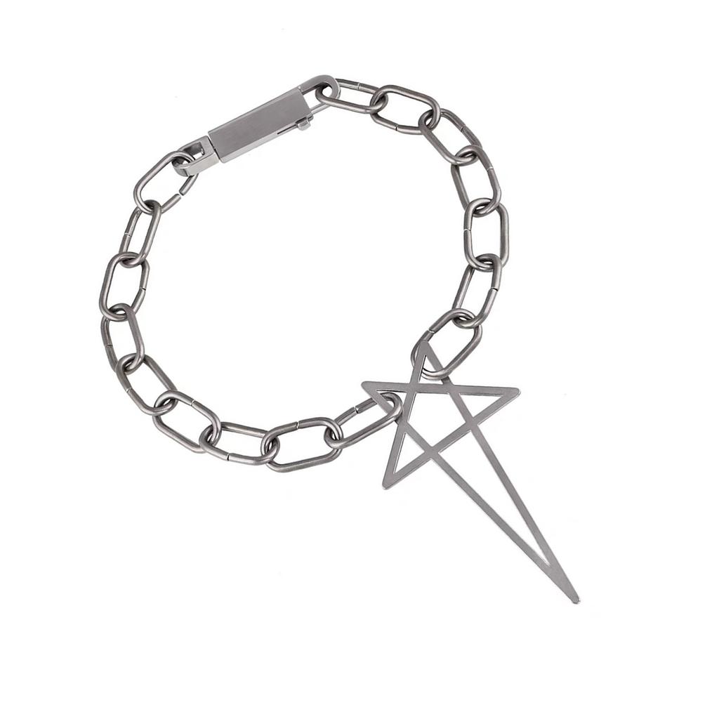 Simple 17 Clasp Necklace Titanium Steel Texture Daily Wear Necklace Perfect for Fashionable Women and Professional