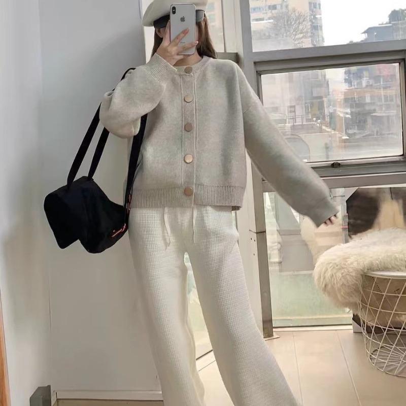 New Simple Round Neck Single-breasted, Knitted Cardigan for Women, Loose Soft Waxy, Knitted Long-sleeved Top and Coat.
