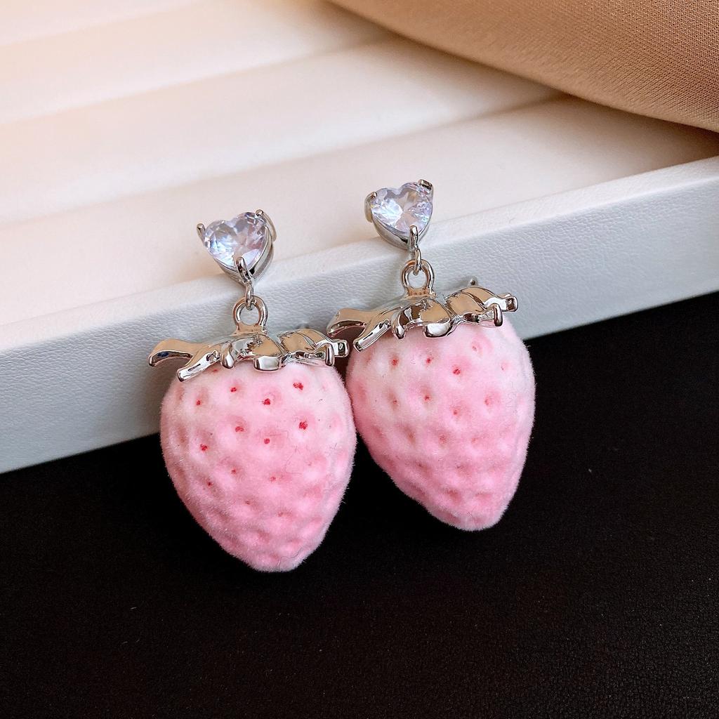 Dulces Aretes de Felpa con Perlas y Colgante de Fresa Cadena para Clavícula Set de Joyería para Mujeres