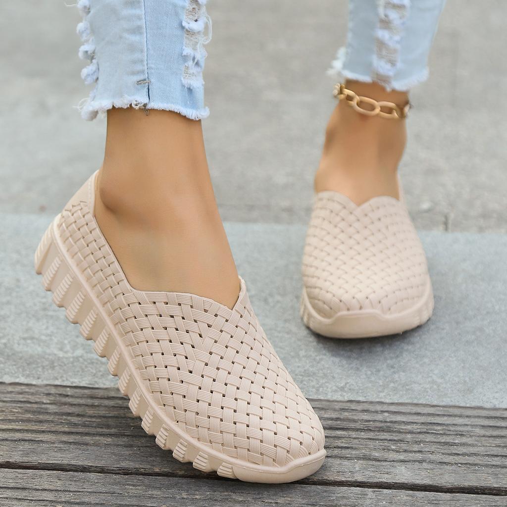 Women's Flat Shoes Mesh Breathable Slip-on Shoes Comfortable Sports Casual Sandals Summer New Fashion Walking Shoes