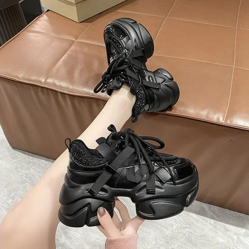 Mote Kvinner Bling Red Chunky Sneakers Vinter Høy Platform Varm Pels Sko Dame Kiler Uformell Far Sko Skinn Sports Sneakers 8CM