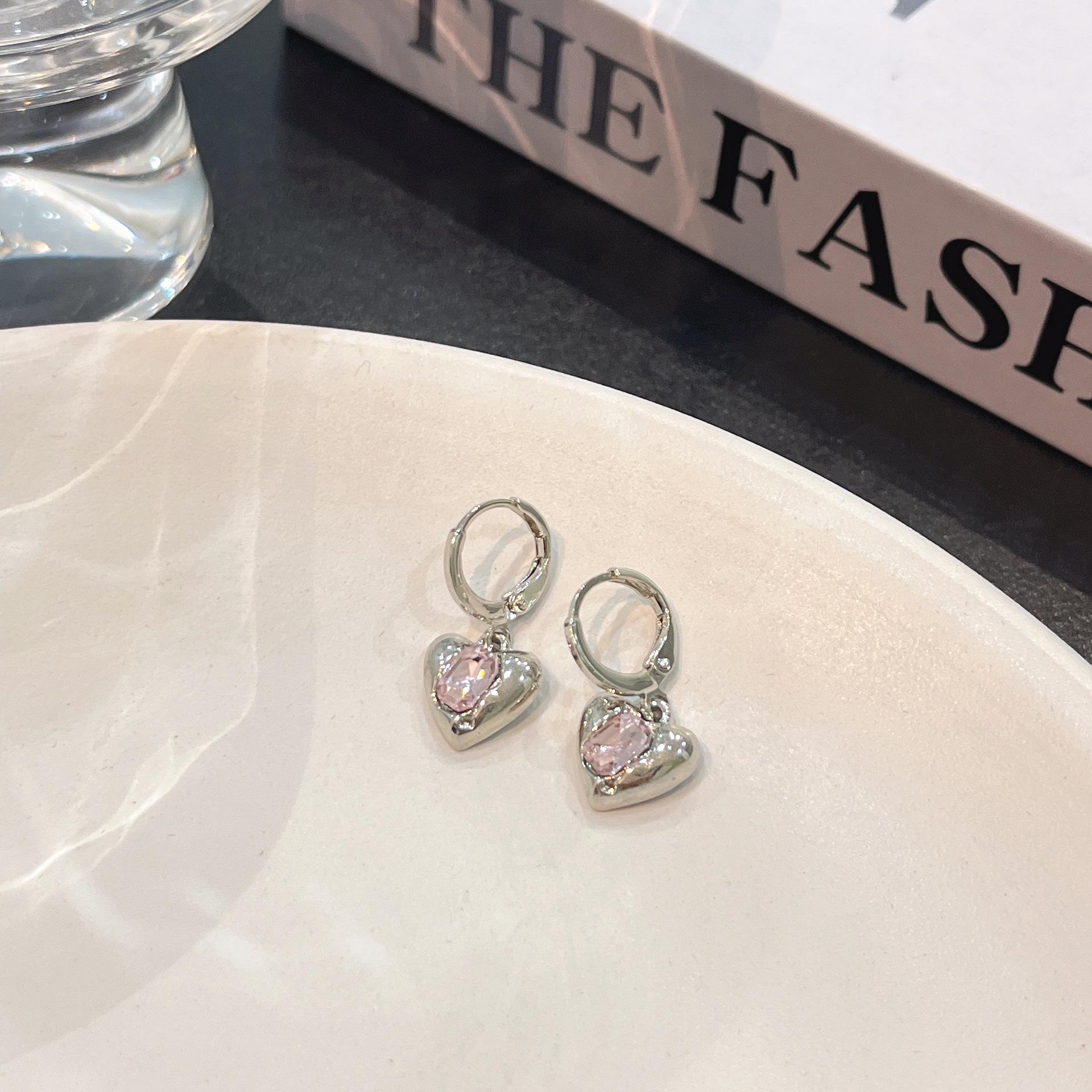 2024 Trendy Love Heart Earrings: Cool, Sweet Niche Design, High-End Cuff Hoop Studs for Women