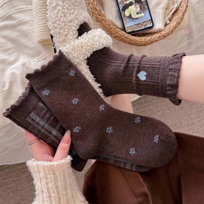 Autumn and Winter Striped Heart-shaped Coffee-colored Wool Socks, Polka Dot Mid-calf, Retro and Versatile, Pile Socks for Women