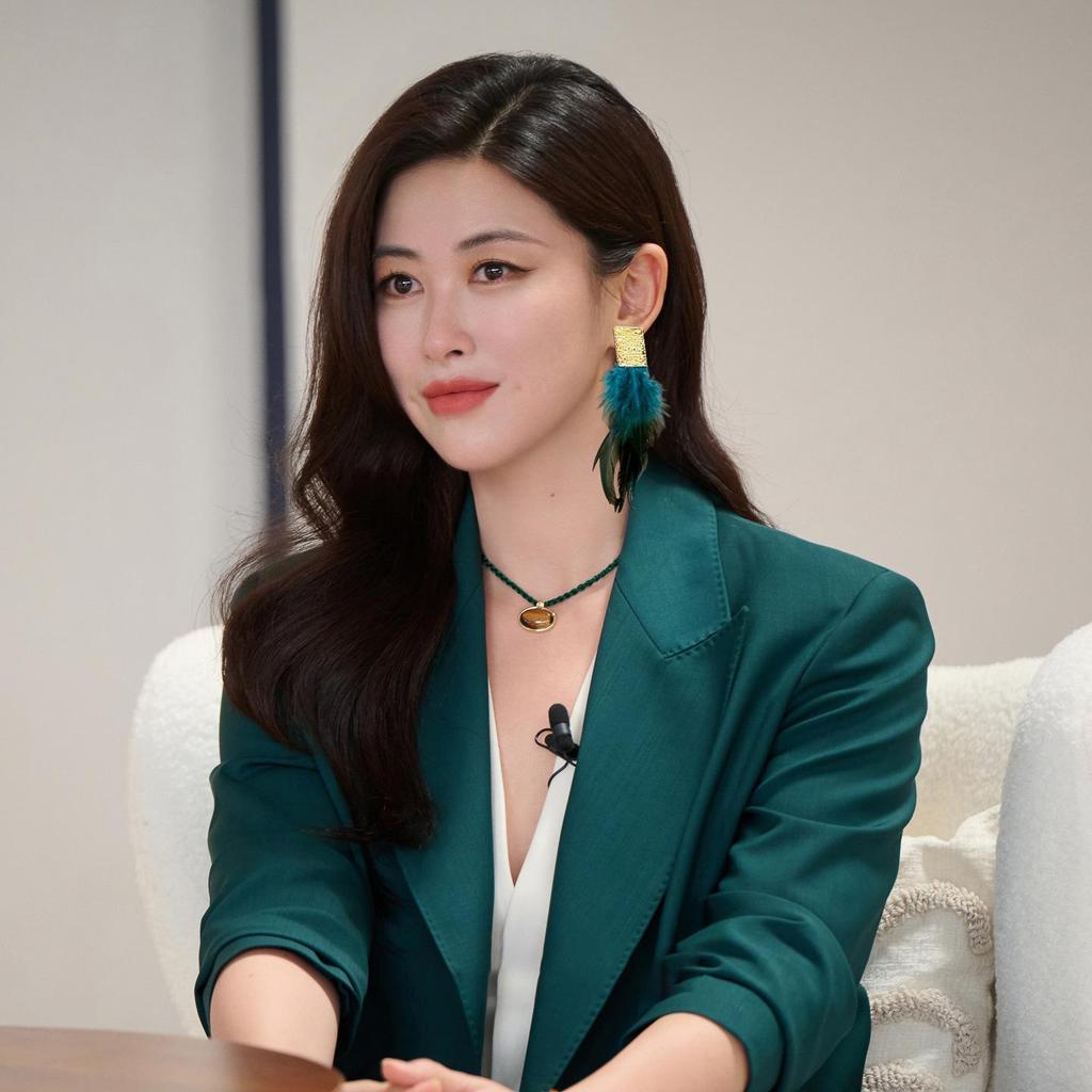 Ethnic Silver Needle Feather Tassel Stud Earrings – Versatile & Stylish Design