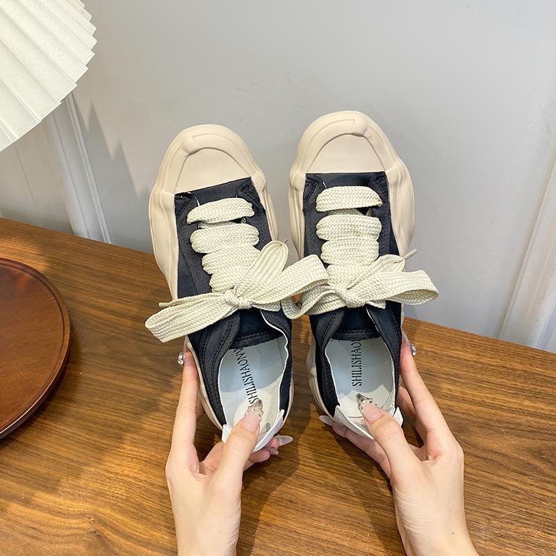 

Новые дышащие ретро парусиновые туфли для женщин, шелковый сатин, круглый носок, на шнуровке, на толстой подошве, повседневные женские туфли 43 чёрный