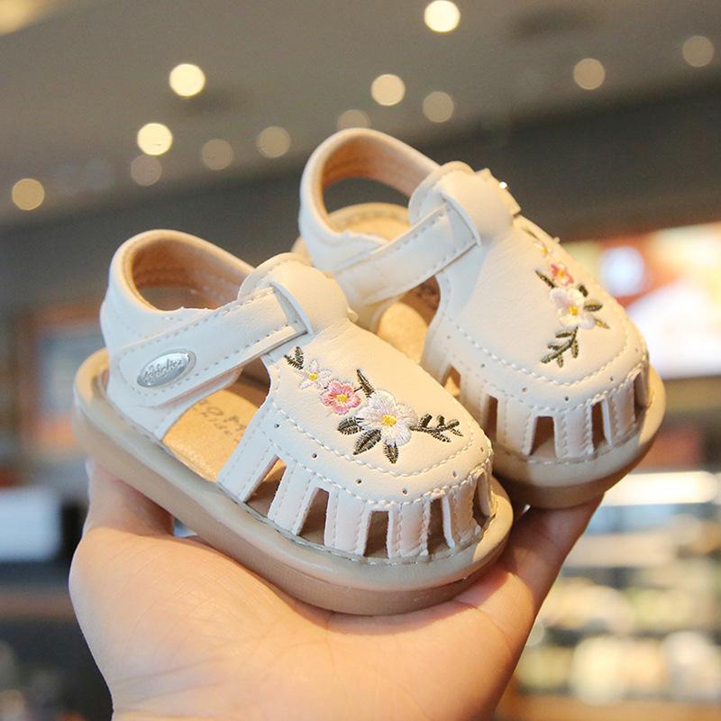 Girls' Embroidered Closed-Toe Walking Shoes Summer Soft Sole Non-Slip Princess Sandals0-1Breathable2Children's Squeaky Shoes