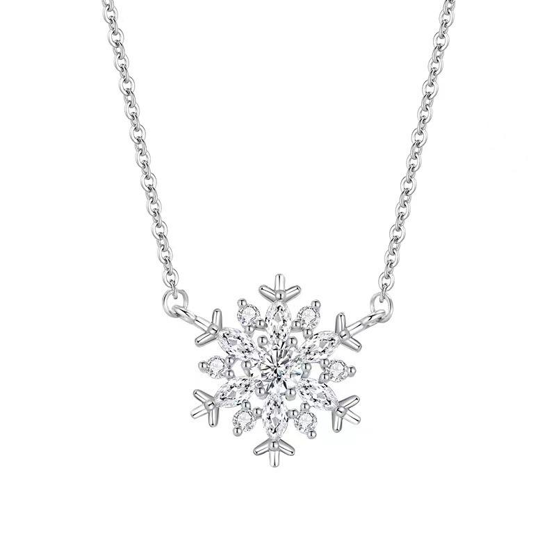 Delicate Snowflake Pendant Necklace Romantic Aesthetic Clavicle Chain Unique Design Gift For Girlfriend Light Luxury Jewelry