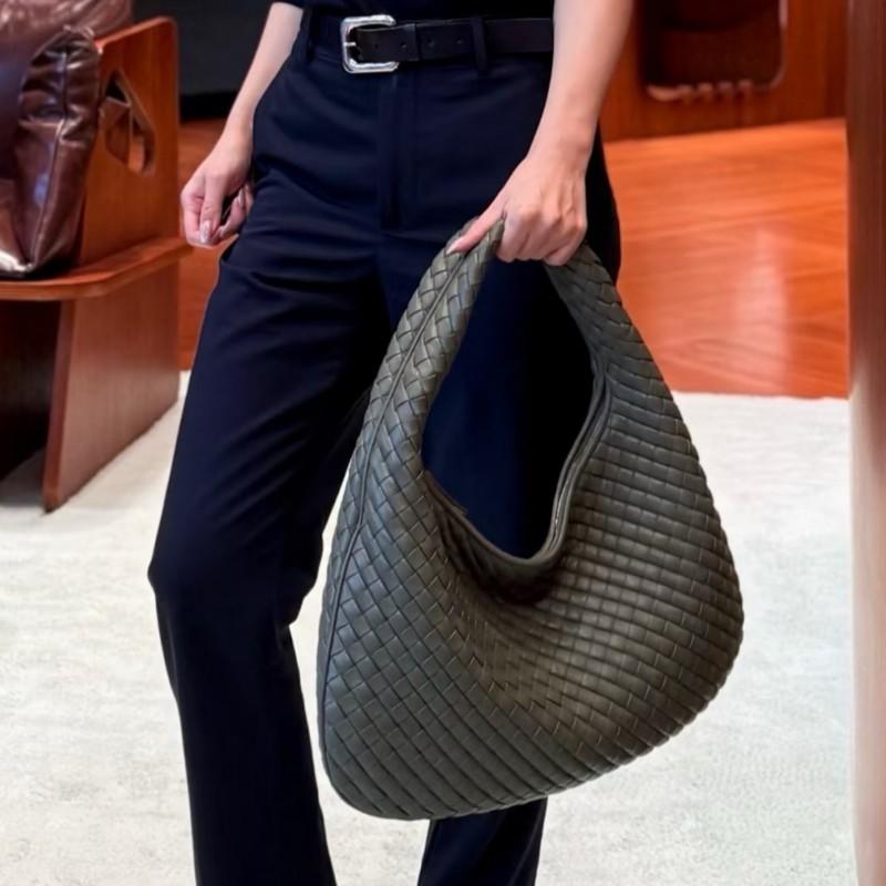 Small Handwoven Crescent Bag Large Capacity Dumpling Minimalist Commuter Shoulder Crossbody