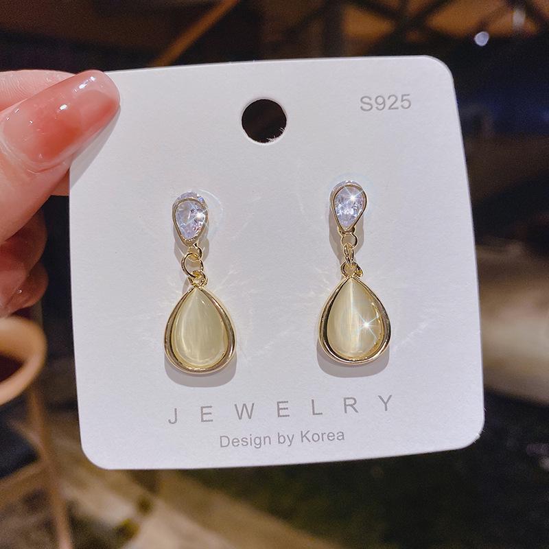 S925 Silver Teardrop Pearl Zircon Stud Earrings: Elegant Women's Fashion