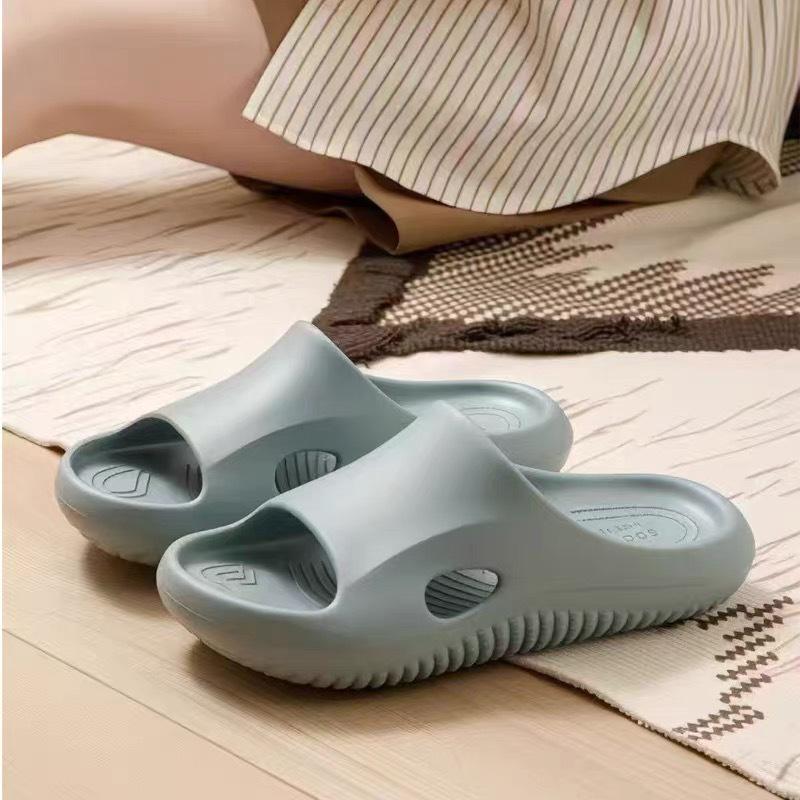 Shan Yi Odor-Resistant Silent EVA Anti-Slip Slippers for Men & Women – Thick-Soled, Cool & Comfortable for Home or Bathroom Use.
