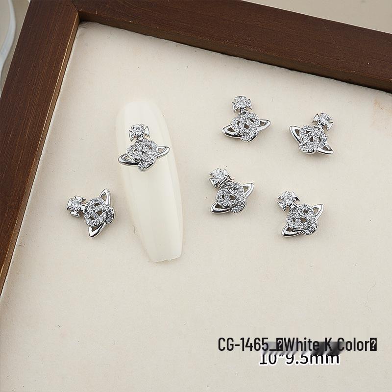 Luxurious Zircon Four-Leaf Clover Nail Art: White K Gold Heart Accessories