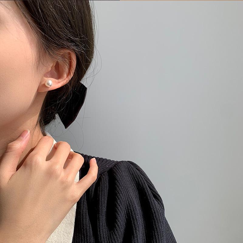 

Round Pearl Pure Silver Ear Studs with Colorful Retro Light Bulb Earrings 8mm