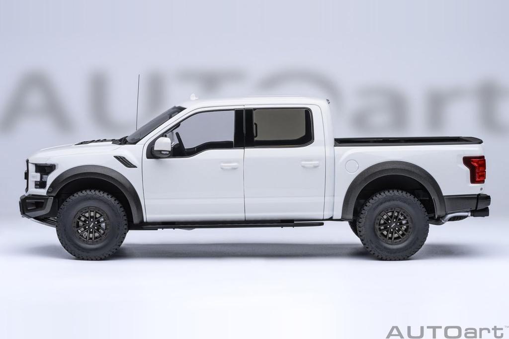 AUTOart Ford Raptor Supercrew 2019 Finished Model Kit 72946 1/18 F-150 (White)