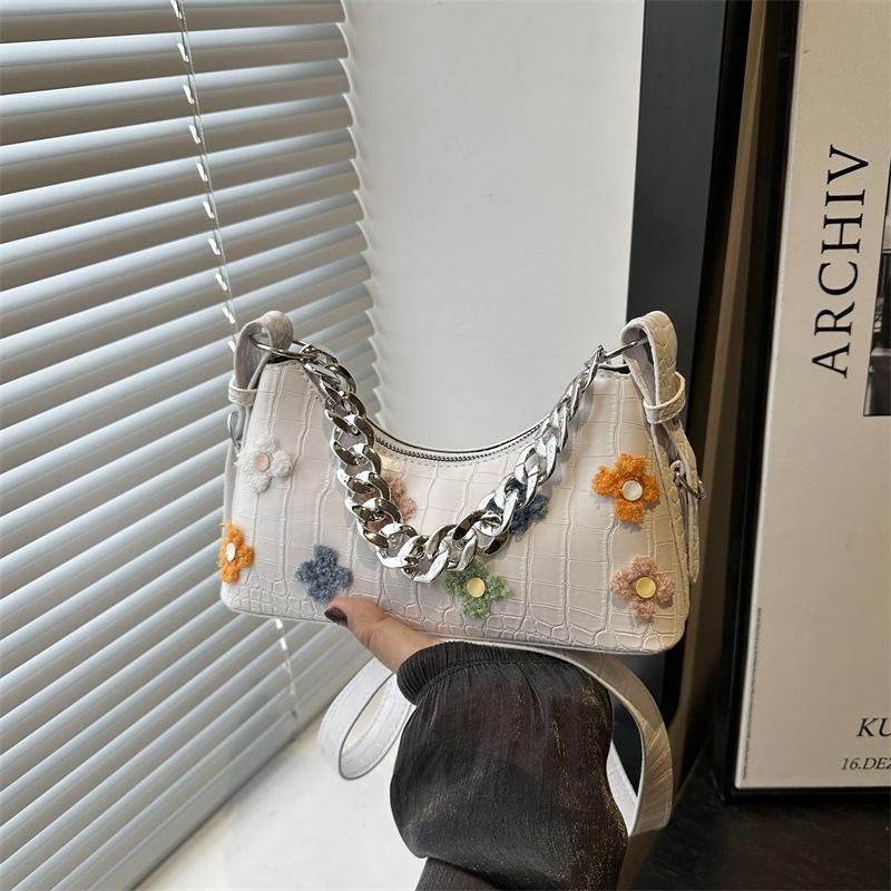 This Year's Popular Fashion Flower Baguette Bag, High-end Texture Niche Bag, Women's 2025 Popular New Messenger Bag