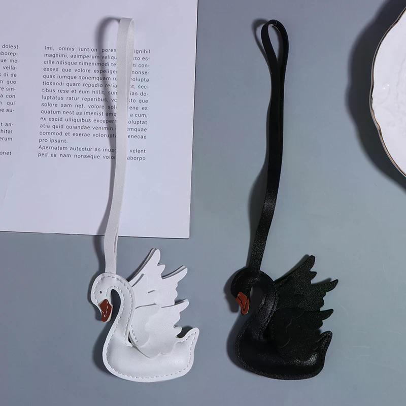 Handmade PU Leather Black White Swan Couple Keychain Cute Bag Charm Pendant Decoration Gift for Lover
