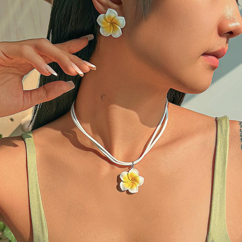 Accessories Cream Wind ins Summer Fashion Necklace Earrings Set Small Fresh Flower Dyed Necklace Accessories