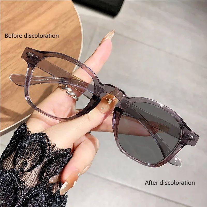Light-sensitive Color-changing Retro Rice Nail Round Frame Anti-blue Light Fashion Versatile Literary Myopia Glasses 6133