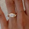 Exquisito Anillo Brillante de Zirconia para Mujer - Joyería de Lujo Ligero - Anillo de Condesa