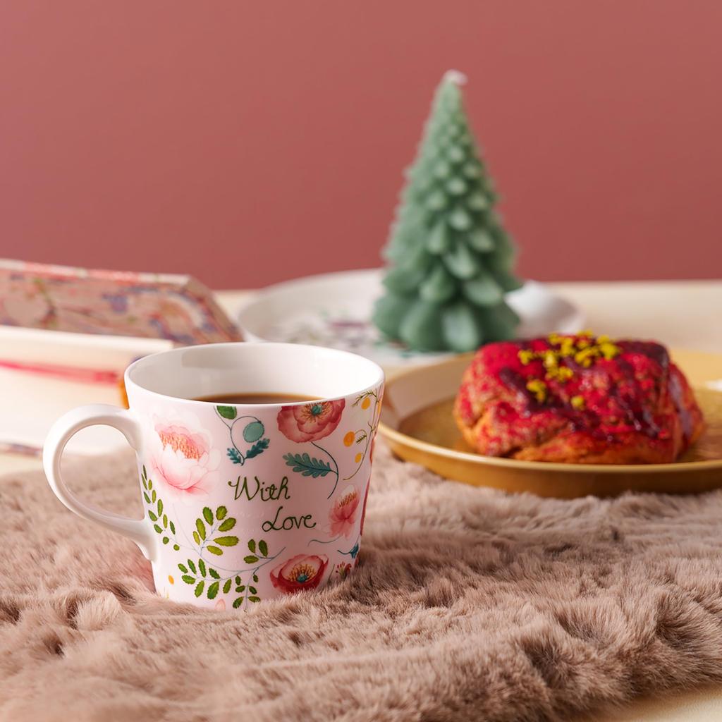 Tasse cadeau NARUMI Anna Emilia Florale Nordique, 340cc, « Avec Amour », Rose, Impression, Mignonne, Design, Grande, Cadeau, Adapté au micro-ondes, Adapté au lave-vaisselle, Emballé dans une boîte,