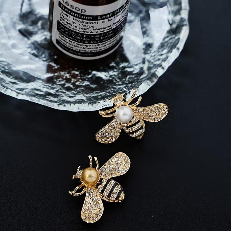 2pcs Exquisite Style Gold Diamond Bee Brooch With Imitation Pearls Showcasing Agility Elegance Luxury Clothing Accessories