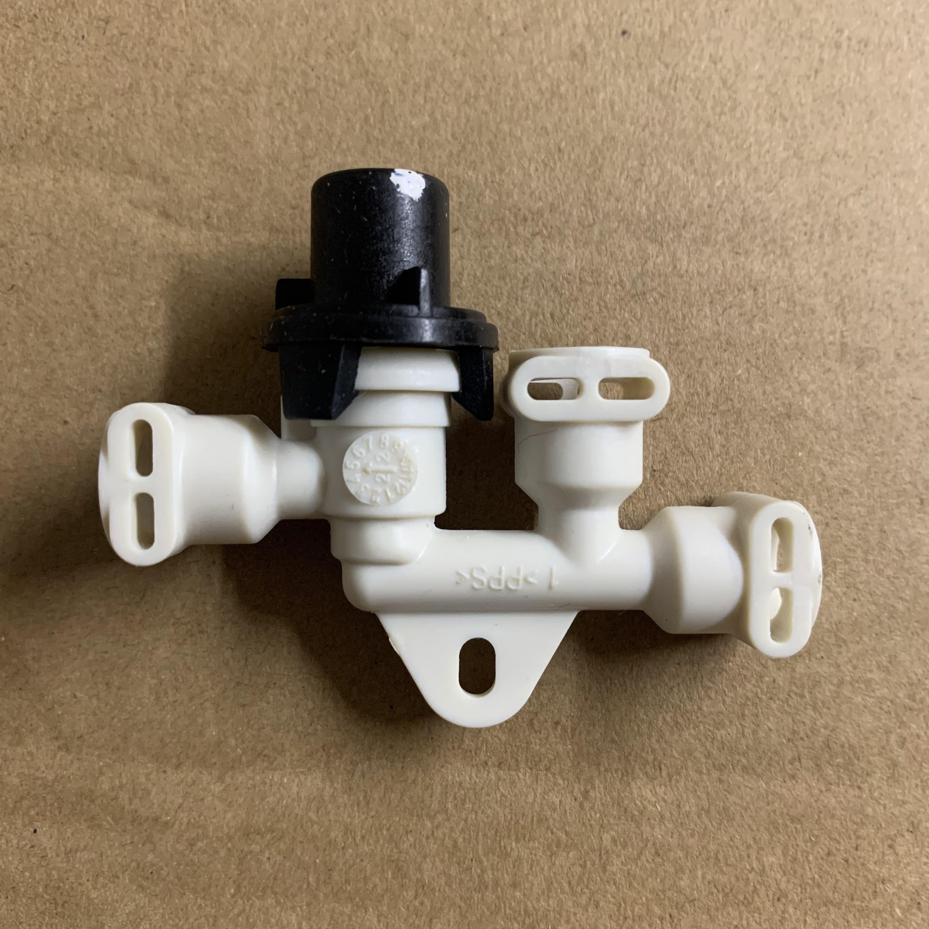 1Pcs Coffee Machine Accessories 3-Way Connector Tee ACCU MULATOR Adapter Quick Connection For Kalerm Coffee Maker