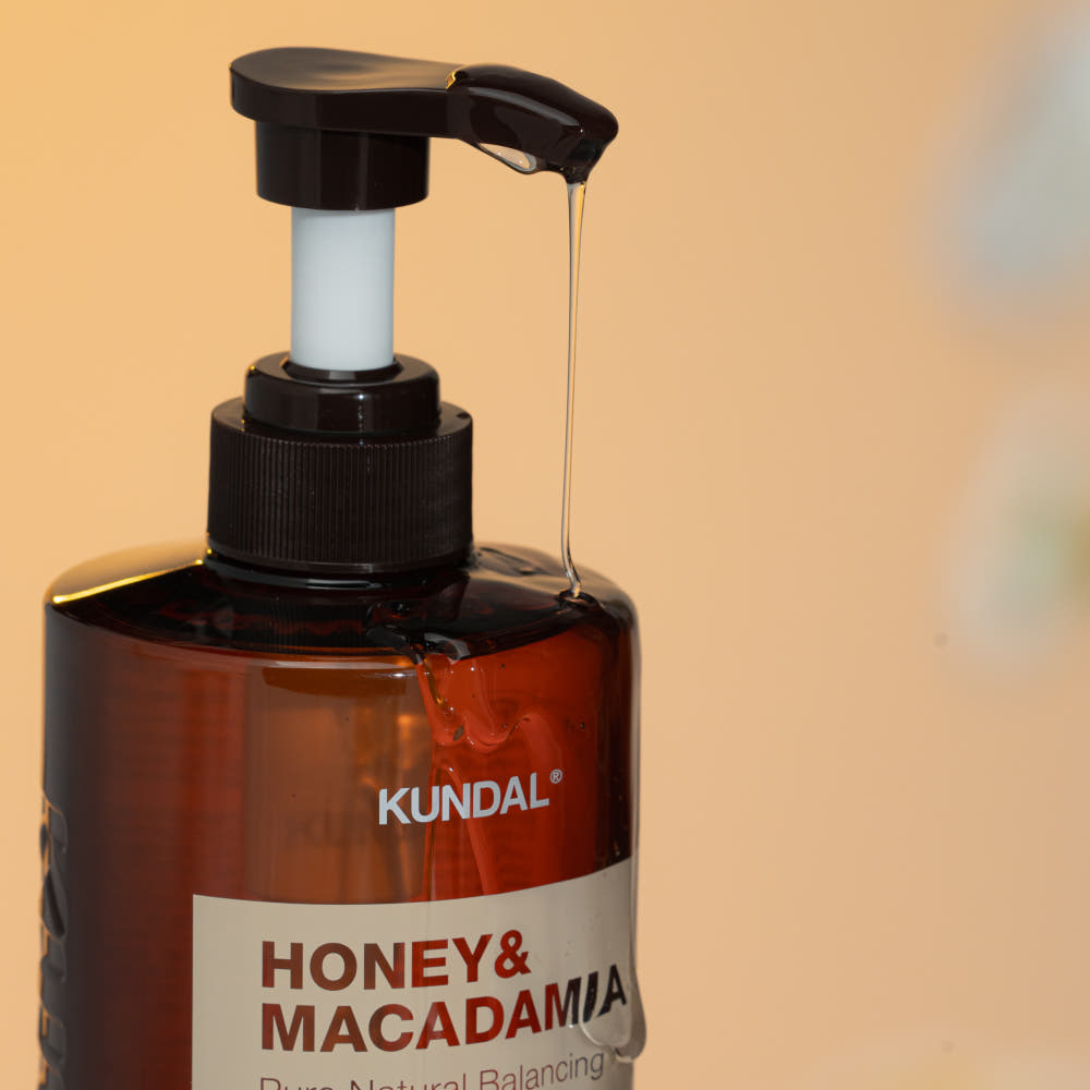 KUNDAL Honey & Macadamia Nature Shampoo #Baby Powder (Renewal) 500ml