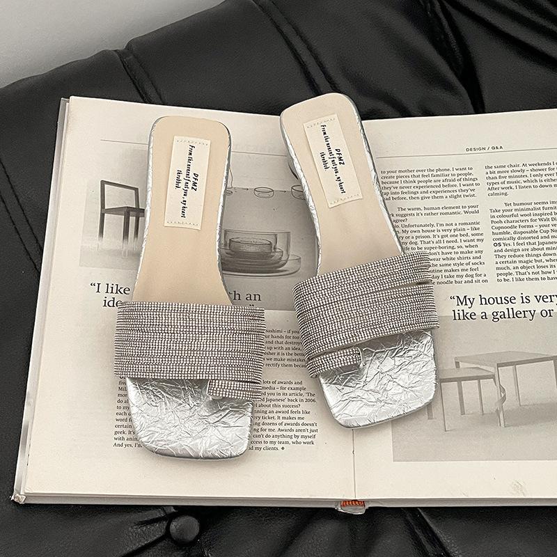 Fashion French High-end Sense Sparkling Rhinestone Sleeve Toe Slippers Women's 2025 Summer Wear Temperament Versatile Sandals