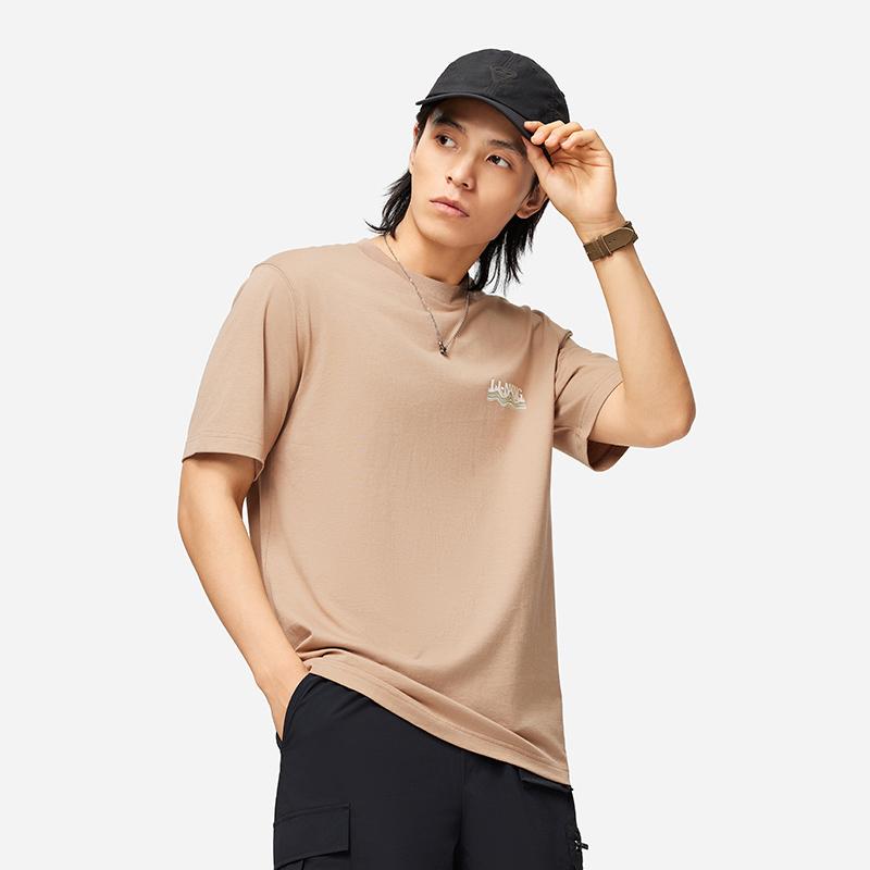 Lining Sports Life Series Round Neck Comfortable Casual Loose Short Sleeve Drop Shoulder T-Shirt Men Tops Cocoa-Brown AHSU301-5